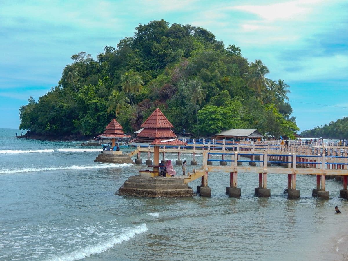 Pantai Carocok
